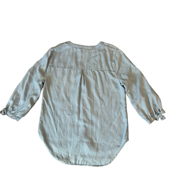 5/$25 New York & Company women’s light blue chambray top size small - Picture 6 of 8